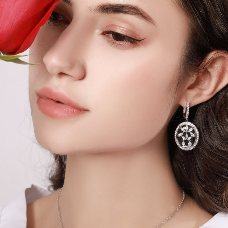 Ohrringe aus klarem Bridget-Stein mit CZ-Rückseite