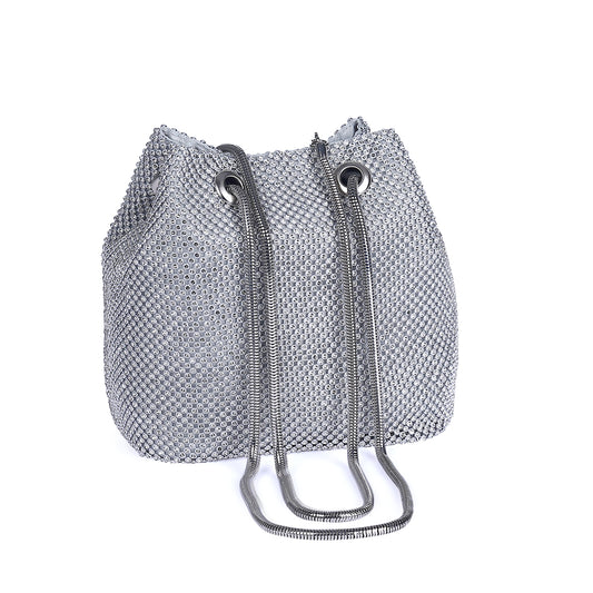 Roxie-Handtasche mit silbernen Strasssteinen